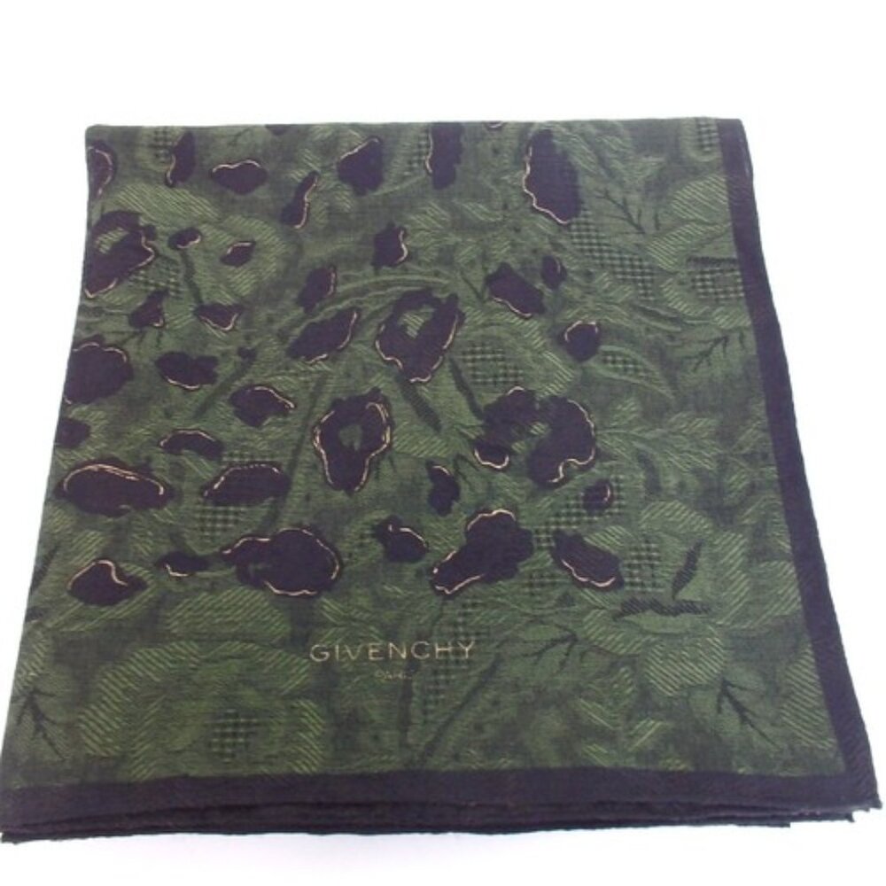 Authentic Givenchy Large Format Stall [Used] - image 1